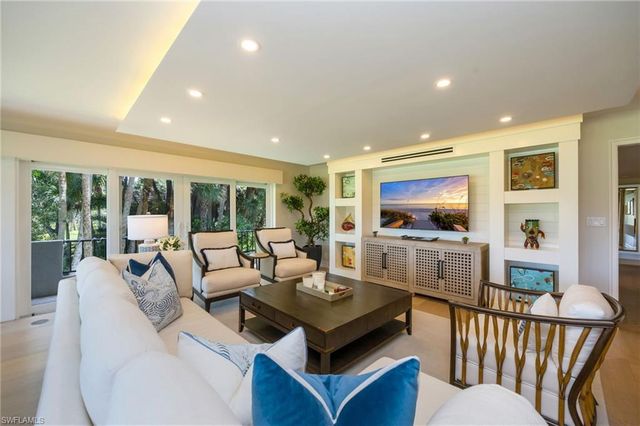 108 Wilderness DR 233, Naples, FL 34105