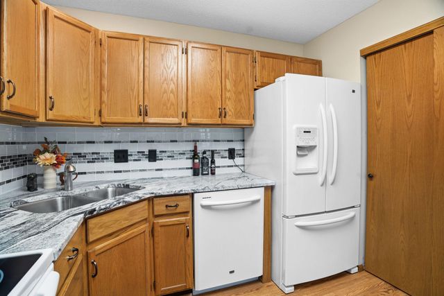 114 Carmel Avenue W 15, West Saint Paul, MN 55118