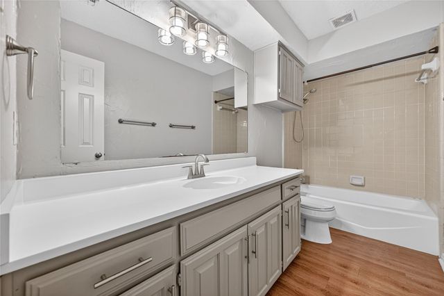 605 Meadowcrest Drive, Highland Village, TX 75077