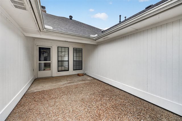605 Meadowcrest Drive, Highland Village, TX 75077