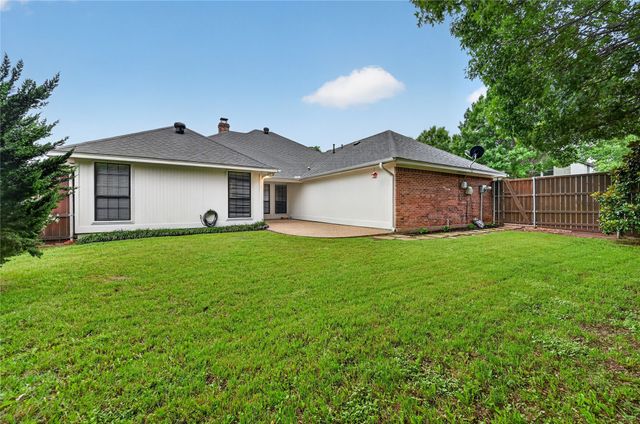 605 Meadowcrest Drive, Highland Village, TX 75077