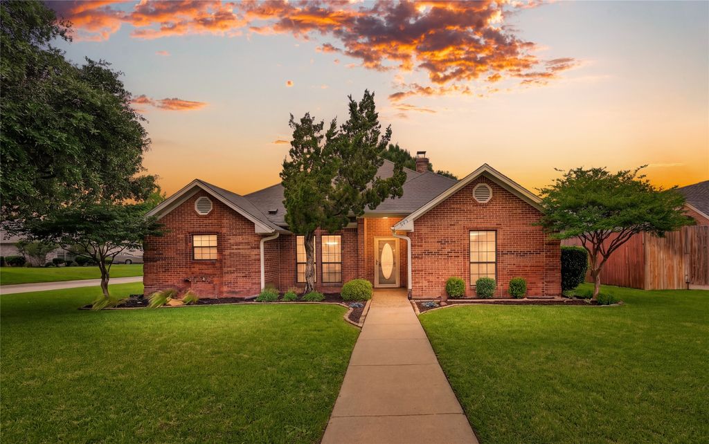 605 Meadowcrest Drive, Highland Village, TX 75077