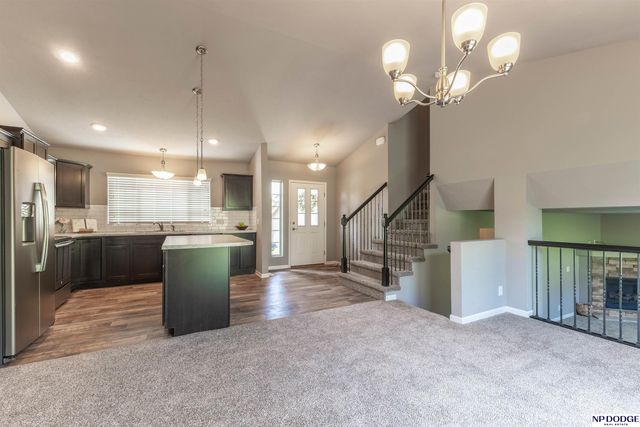 17570 Grand Avenue, Omaha, NE 68116