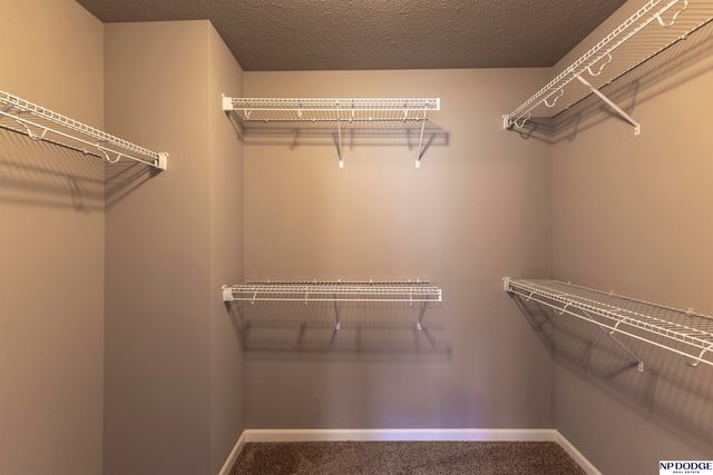17570 Grand Avenue, Omaha, NE 68116