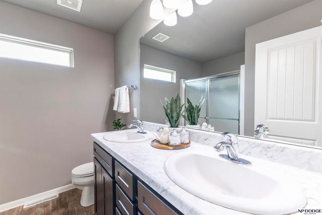 17570 Grand Avenue, Omaha, NE 68116