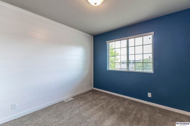 17570 Grand Avenue, Omaha, NE 68116
