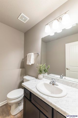 17570 Grand Avenue, Omaha, NE 68116
