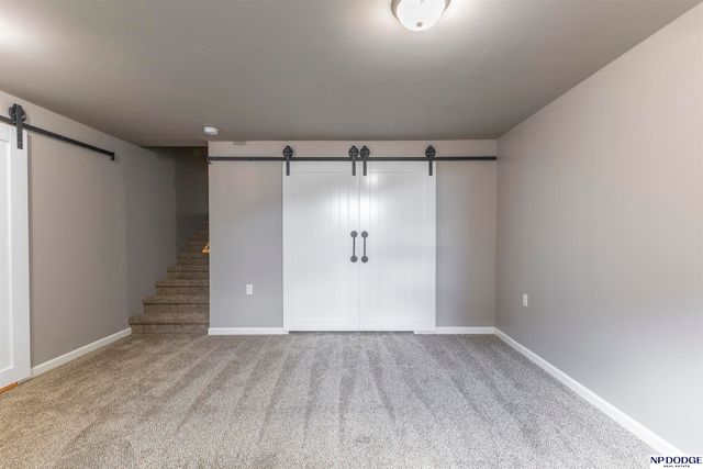 17570 Grand Avenue, Omaha, NE 68116