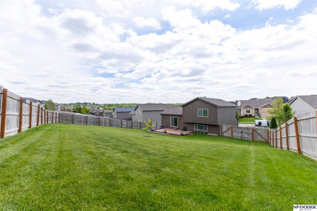 17570 Grand Avenue, Omaha, NE 68116