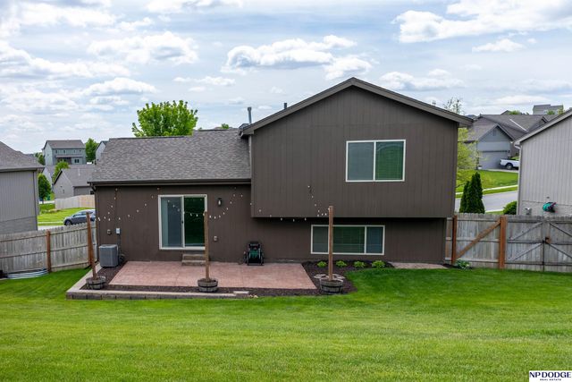 17570 Grand Avenue, Omaha, NE 68116