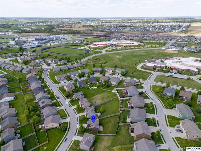 17570 Grand Avenue, Omaha, NE 68116