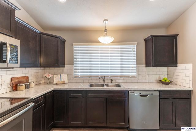 17570 Grand Avenue, Omaha, NE 68116