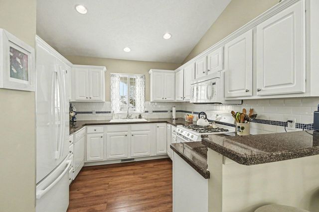 7551 Navajo Valley Drive SW, Byron Center, MI 49315