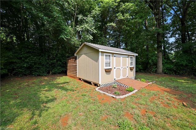 110 New Street S, Liberty, NC 27298