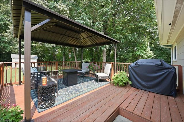 110 New Street S, Liberty, NC 27298