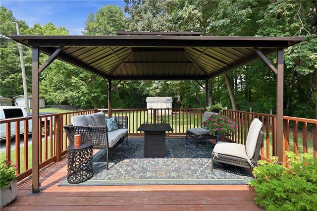 110 New Street S, Liberty, NC 27298