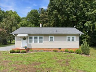110 New Street S, Liberty, NC 27298