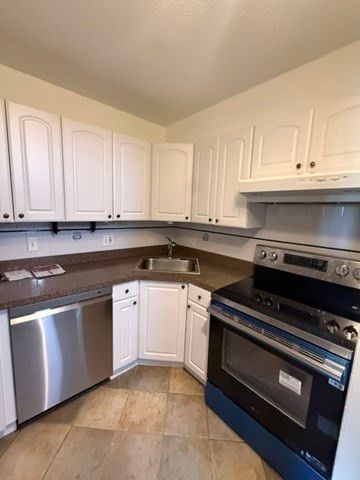 164 Galen St 64, Watertown, MA 02472