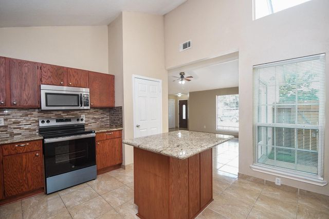 13115 Pebblewalk Circle S, Houston, TX 77041