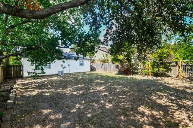 13115 Pebblewalk Circle S, Houston, TX 77041