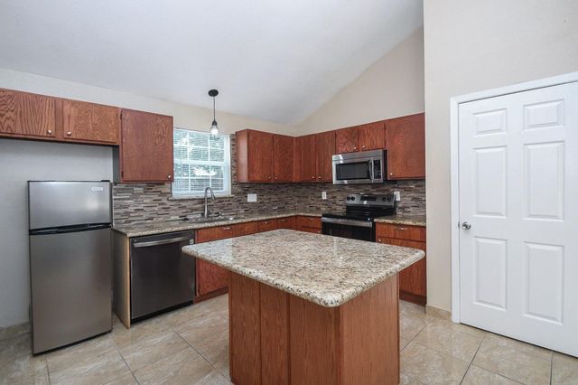 13115 Pebblewalk Circle S, Houston, TX 77041