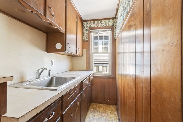 118 Dana Ave, Worcester, MA 01604