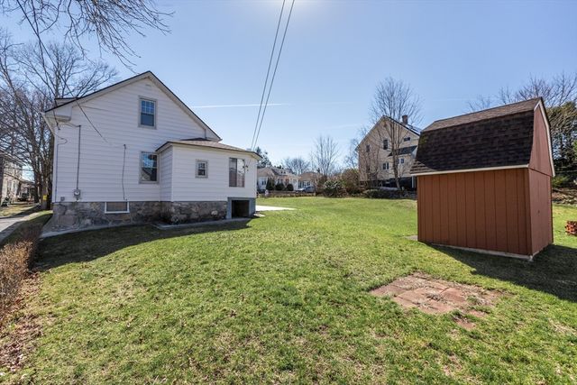 118 Dana Ave, Worcester, MA 01604