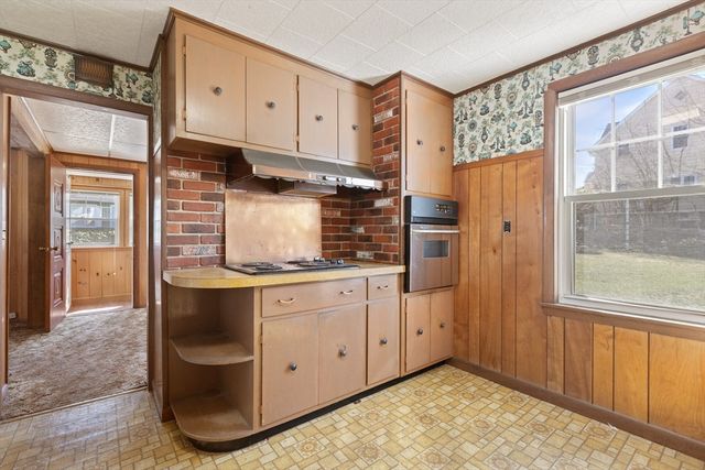 118 Dana Ave, Worcester, MA 01604