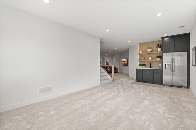 19820 Henning Avenue, Lakeville, MN 55044