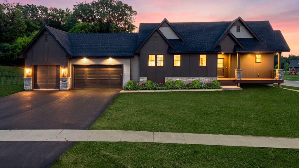 19820 Henning Avenue, Lakeville, MN 55044