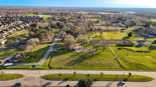 606 Sycamore Road, Richmond, TX 77469