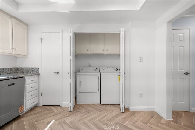 5916 Whitsett AVE 2, Valley Village, CA 91607