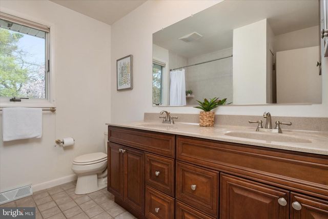 122 E BAY VIEW DR, Annapolis, MD 21403