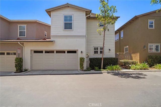 221 Landmark, Tustin, CA 92782