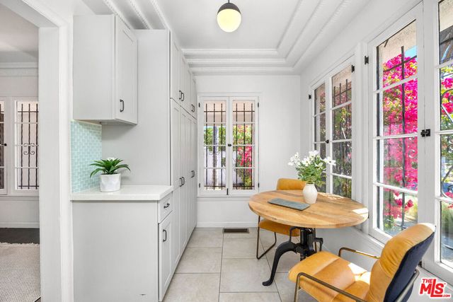 1663 S Genesee Avenue, Los Angeles, CA 90019