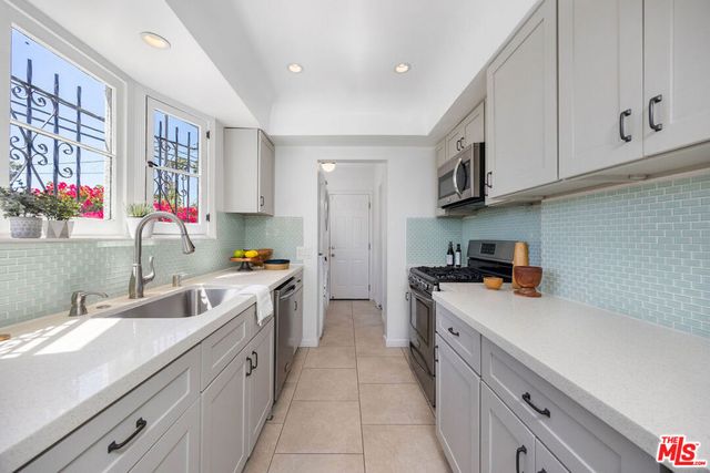 1663 S Genesee Avenue, Los Angeles, CA 90019