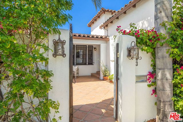 1663 S Genesee Avenue, Los Angeles, CA 90019