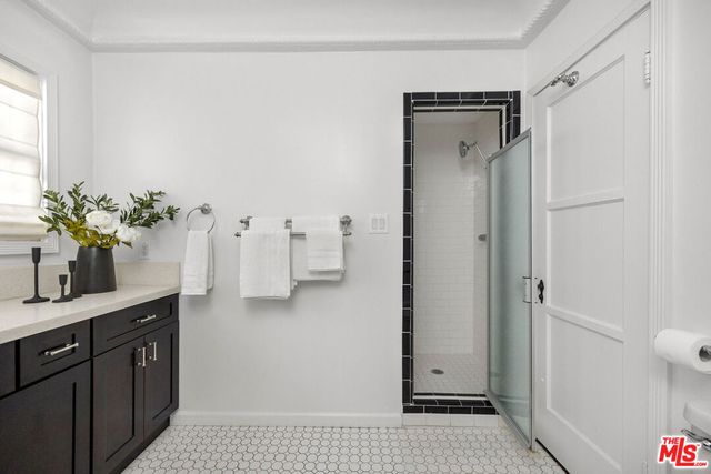 1663 S Genesee Avenue, Los Angeles, CA 90019