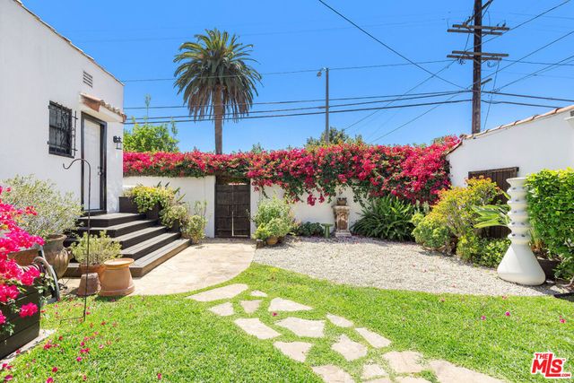 1663 S Genesee Avenue, Los Angeles, CA 90019