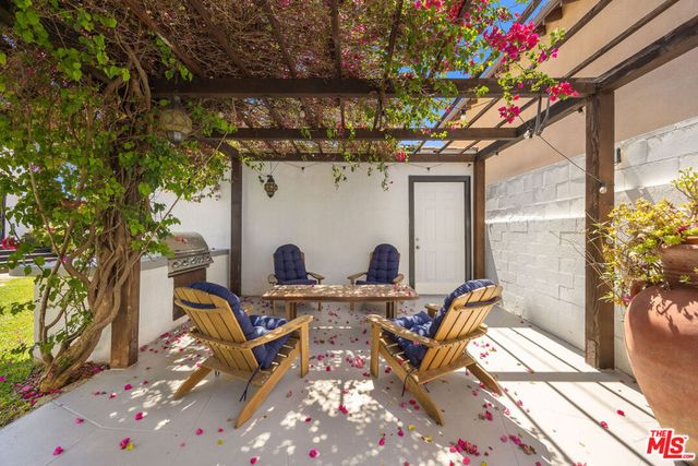 1663 S Genesee Avenue, Los Angeles, CA 90019