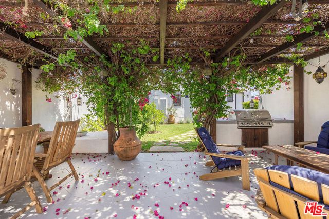 1663 S Genesee Avenue, Los Angeles, CA 90019