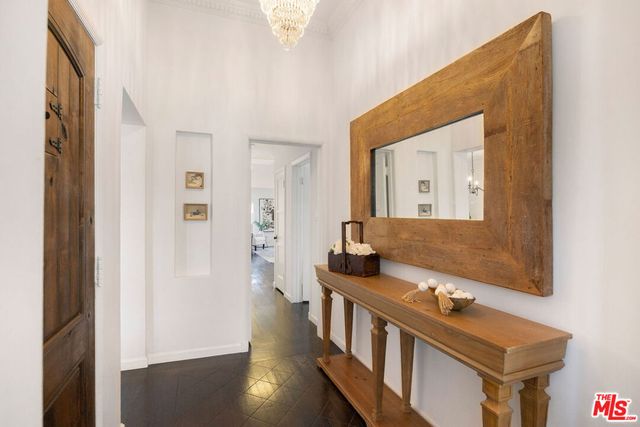 1663 S Genesee Avenue, Los Angeles, CA 90019