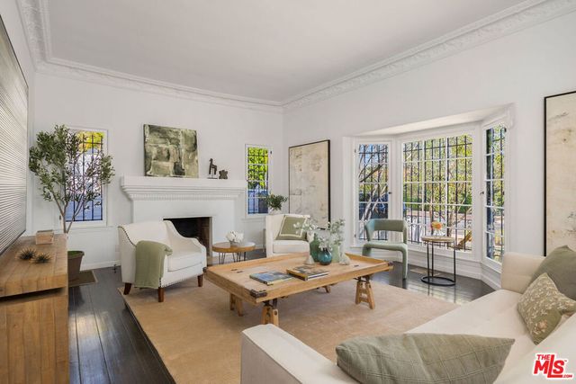 1663 S Genesee Avenue, Los Angeles, CA 90019