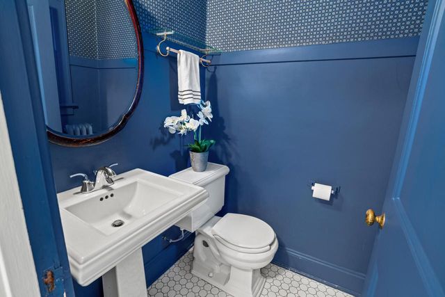 4449 N Maryland AVENUE, Shorewood, WI 53211