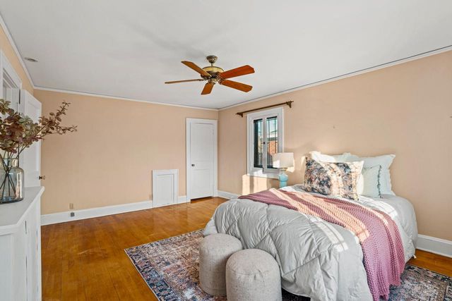 4449 N Maryland AVENUE, Shorewood, WI 53211