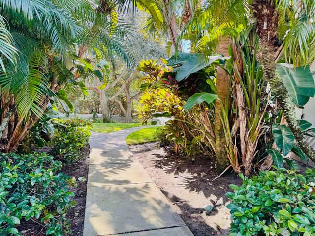 2036 Alta Meadows Lane 1407, Delray Beach, FL 33444