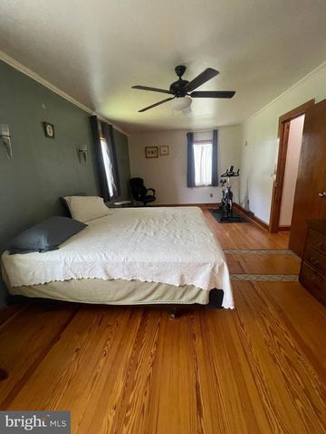 264 S WHITE HORSE PIKE, Berlin, NJ 08009
