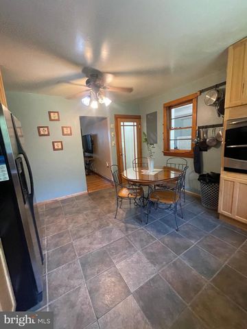 264 S WHITE HORSE PIKE, Berlin, NJ 08009