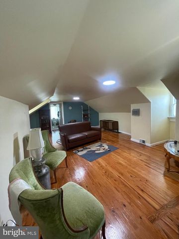 264 S WHITE HORSE PIKE, Berlin, NJ 08009