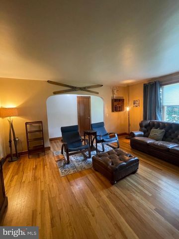 264 S WHITE HORSE PIKE, Berlin, NJ 08009